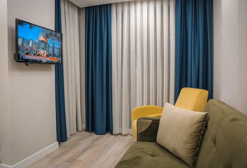 سوییت لوکس, White Golden Suite