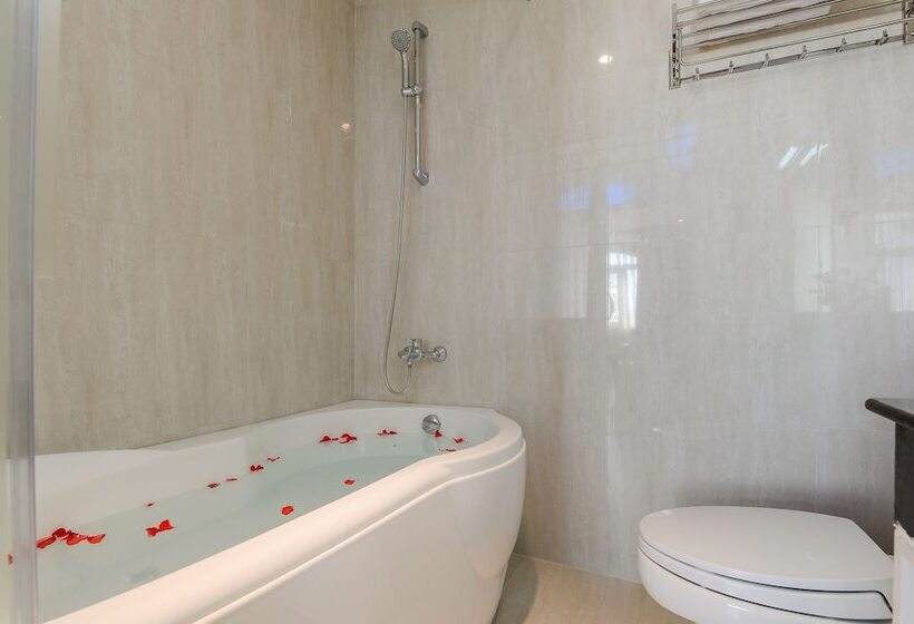 اتاق لوکس سه تخته, Saigonciti Hotel A