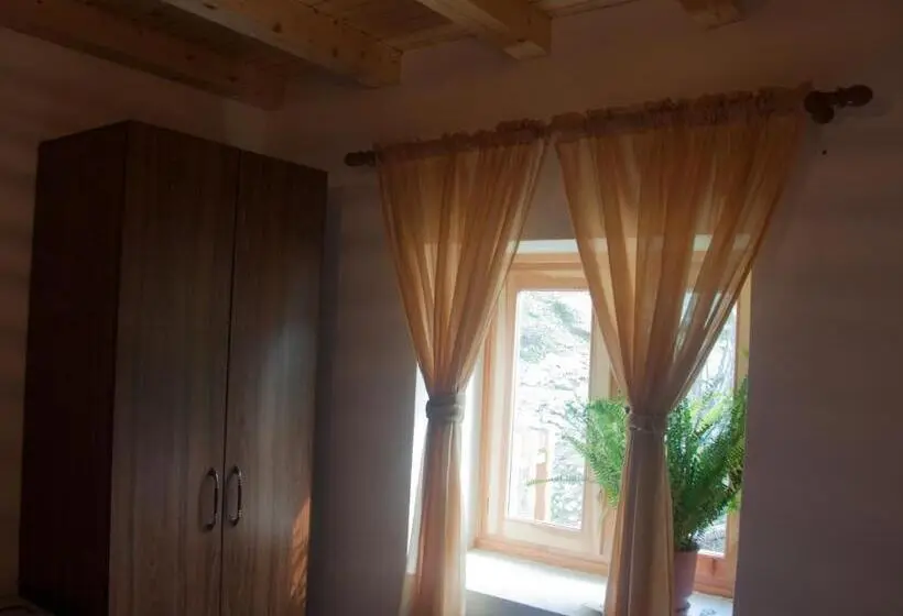 اتاق استاندارد, Aste Guesthouse