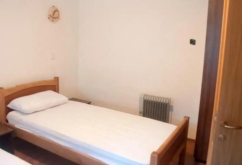 اتاق استاندارد, Aste Guesthouse