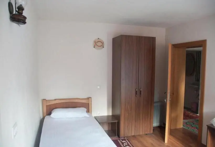 اتاق استاندارد, Aste Guesthouse