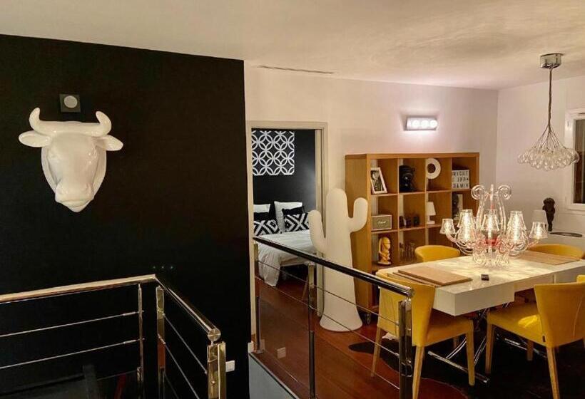 וילה עם חדר שינה אחד ובריכת שחיה, Villa Colina