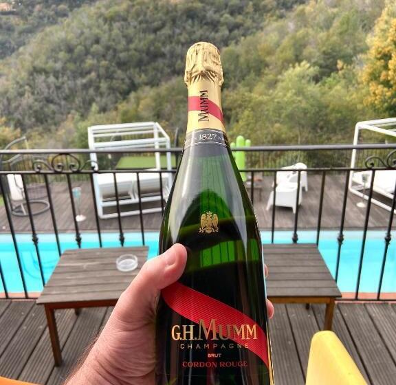 וילה עם חדר שינה אחד ובריכת שחיה, Villa Colina