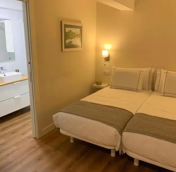 اتاق اکونومی, Casa Herreria