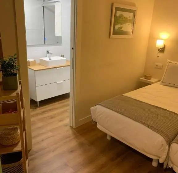 اتاق اکونومی, Casa Herreria