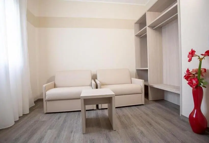 2ベッドルームアパートメント, Home