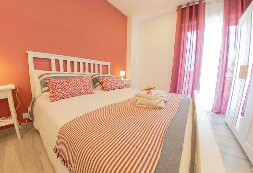 غرفة قياسية مزوَّدة بشُرفة, Civico 364