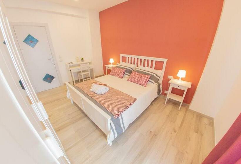 غرفة قياسية مزوَّدة بشُرفة, Civico 364