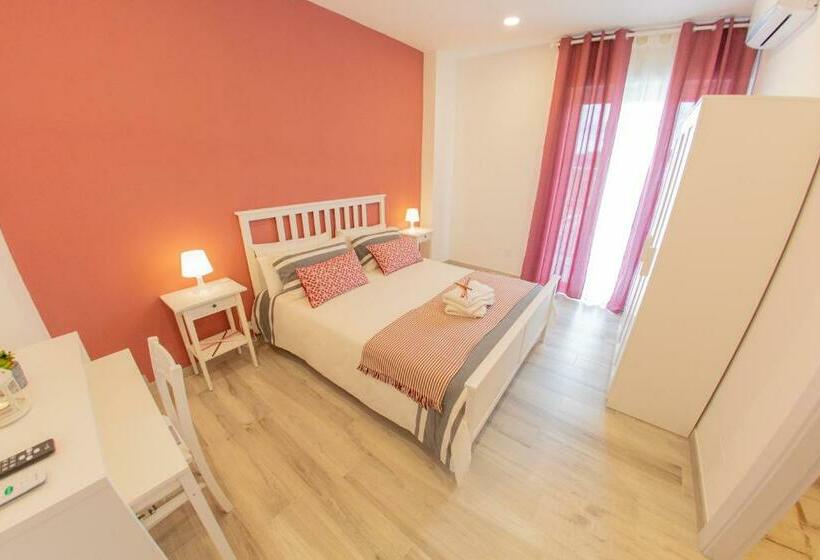 غرفة قياسية مزوَّدة بشُرفة, Civico 364