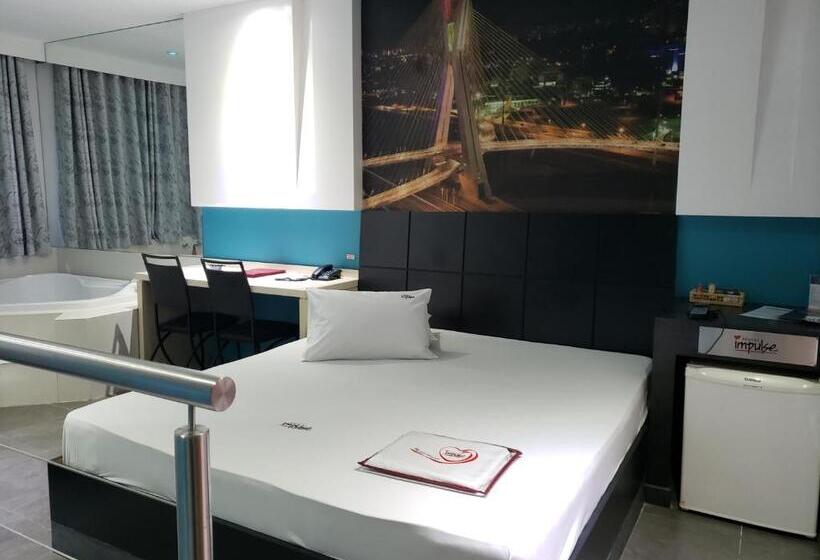 Jakuzili Standart Oda, Impulse Motel