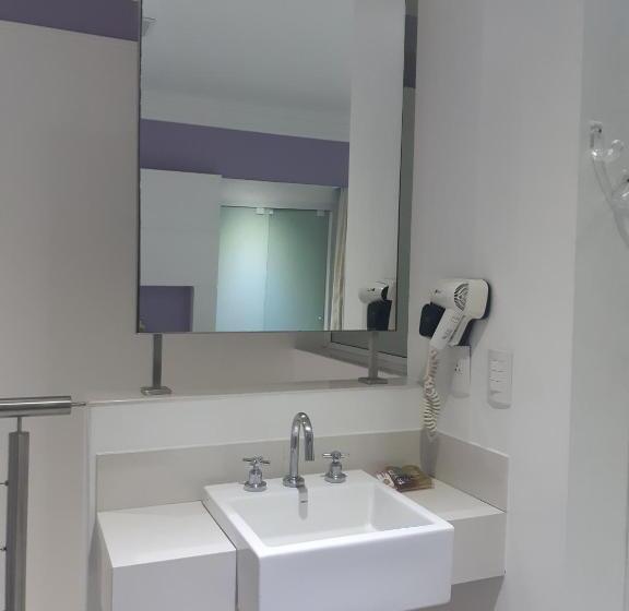 Jakuzili Standart Oda, Impulse Motel