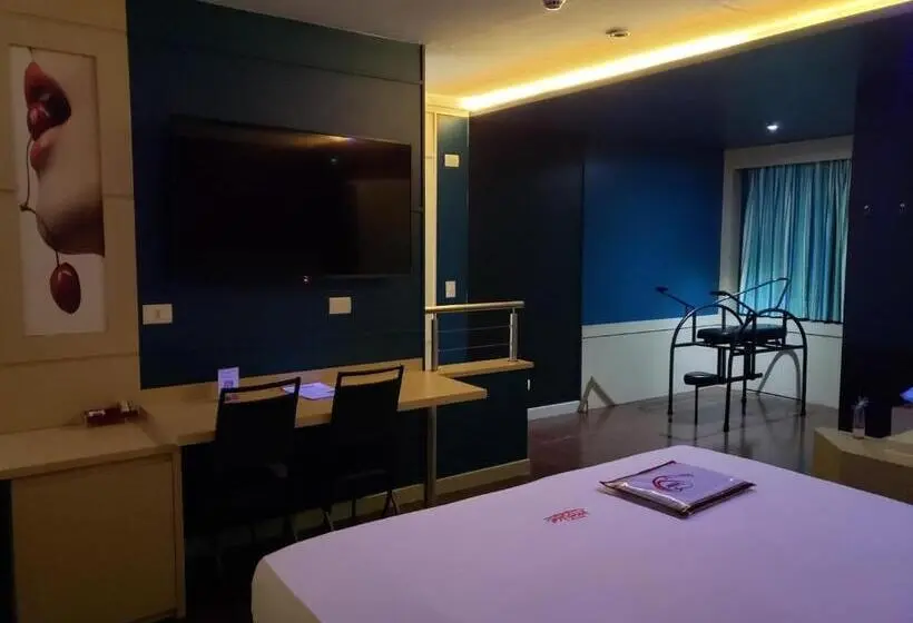 デラックスルーム, Impulse Motel