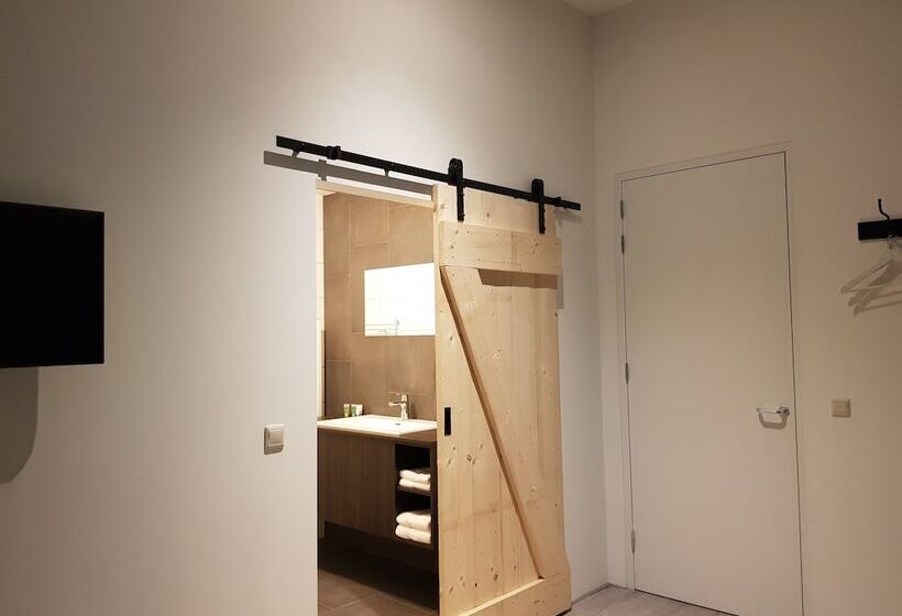 اتاق خانوادگی, B&b De Wilhelminaschool