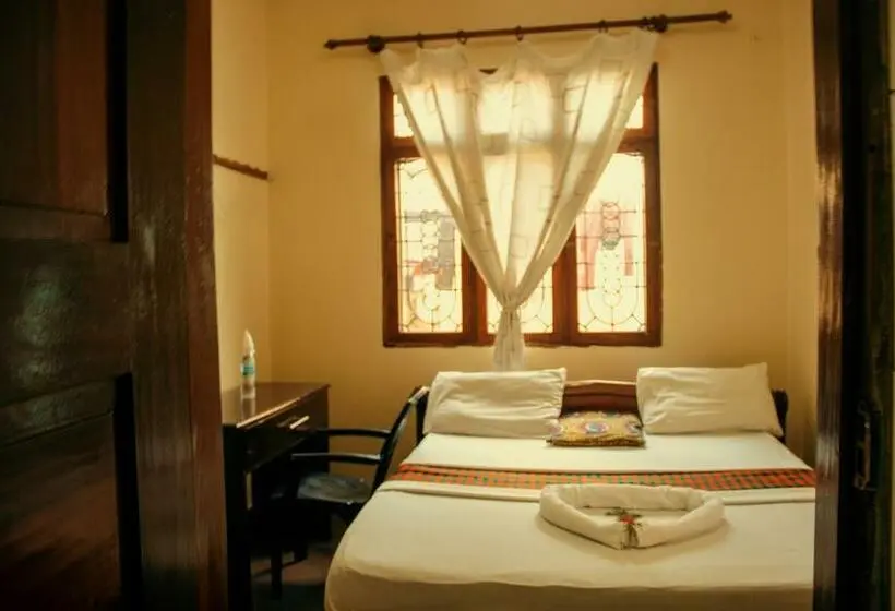 اتاق استاندارد, Travellers Home