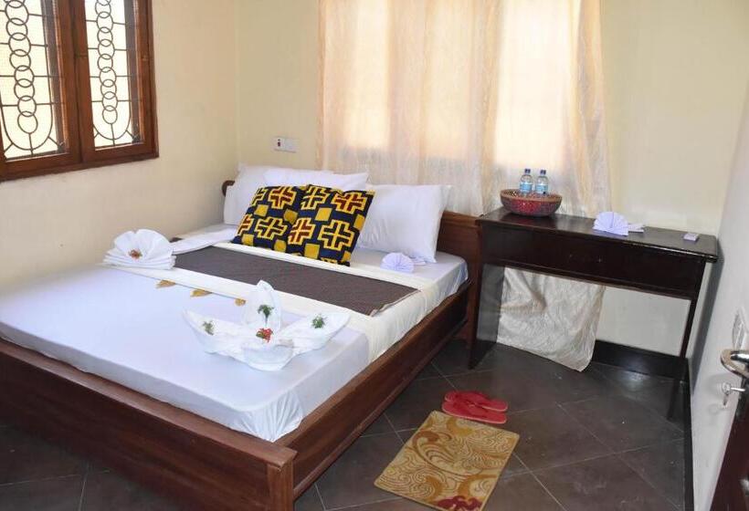 اتاق استاندارد, Travellers Home