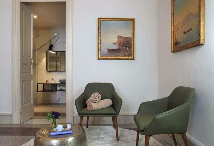 غرفة قياسية, Palazzo Circolone