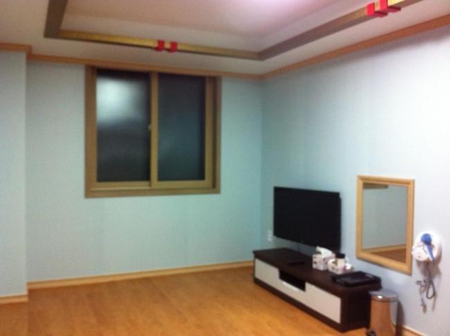 חדר סטנדרט לשלושה, Ace