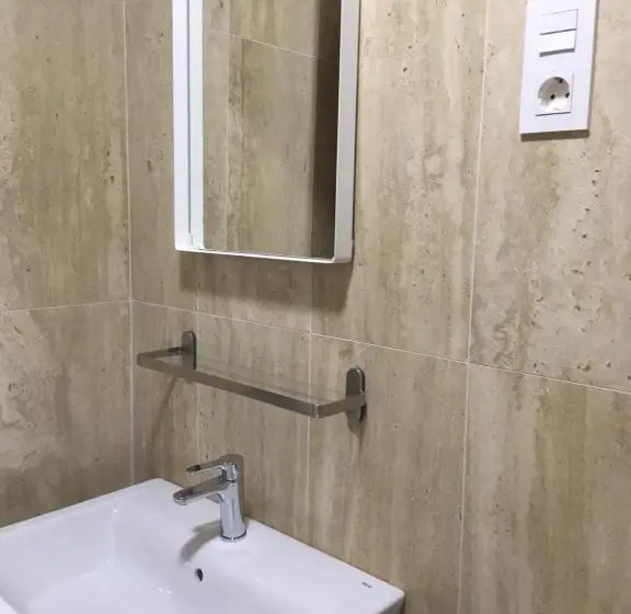 Perhehuone, Pensión Miribilla