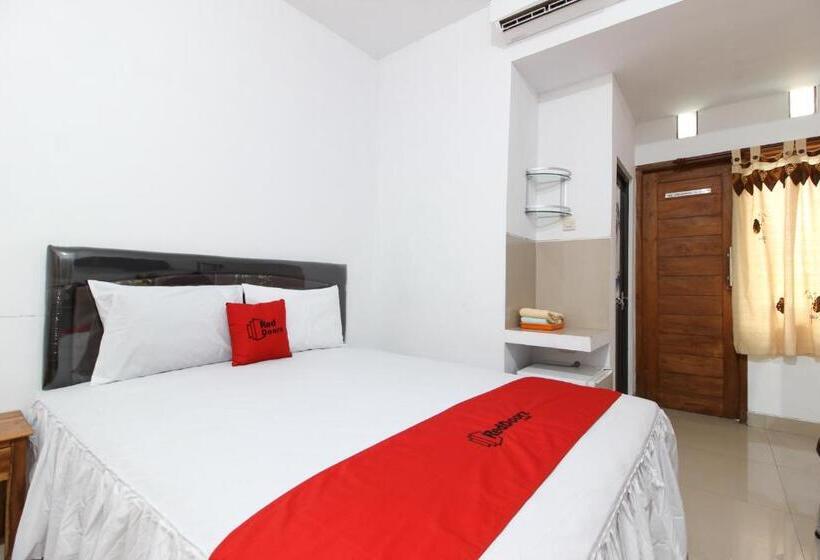 Номер Deluxe, Reddoorz Syariah At Kebun Raya Yogyakarta