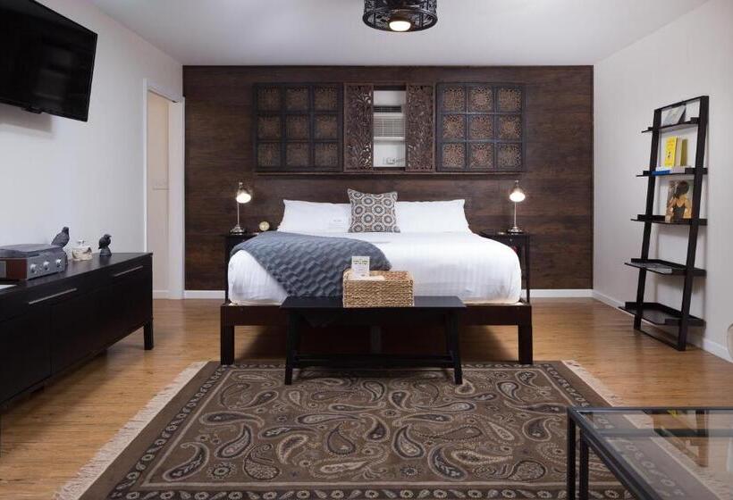 스탠다드 스튜디오 정원 전망, Flora And Fauna