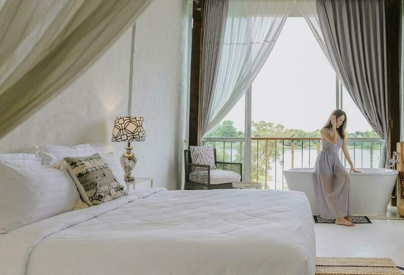 סוויטה דלוקס, White Wall Riverfront