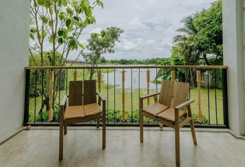 סוויטה דלוקס, White Wall Riverfront