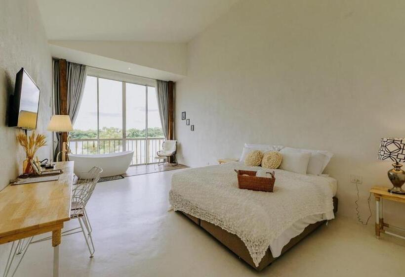Президентский Люкс, White Wall Riverfront