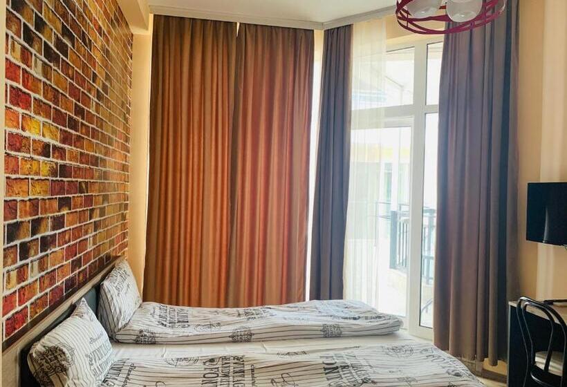 Balkonlu Standart Oda, Agora Studios