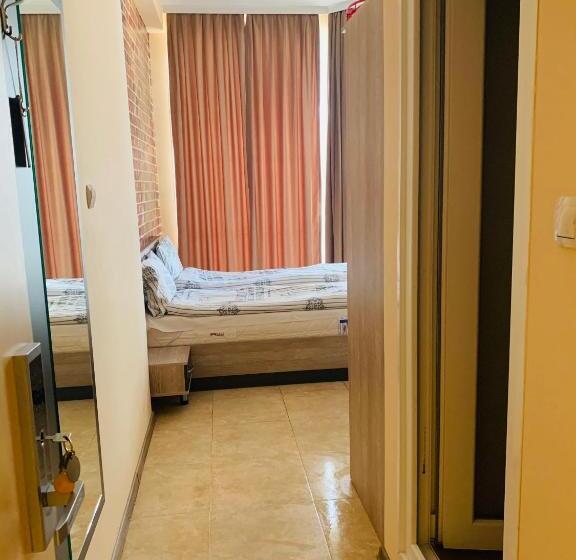 Balkonlu Standart Oda, Agora Studios