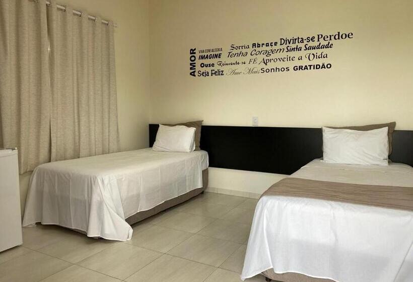 غرفة قياسية ثلاثية, Rossi