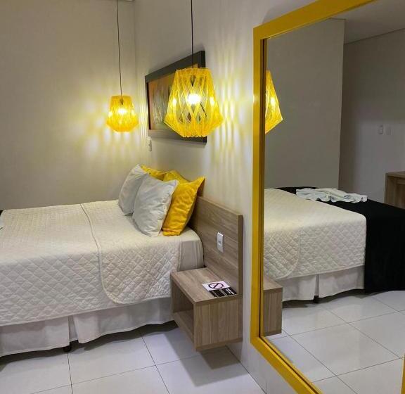 غرفة عائلية, Rossi