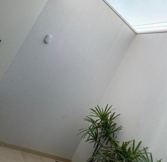 جناح ديلوكس, Rossi