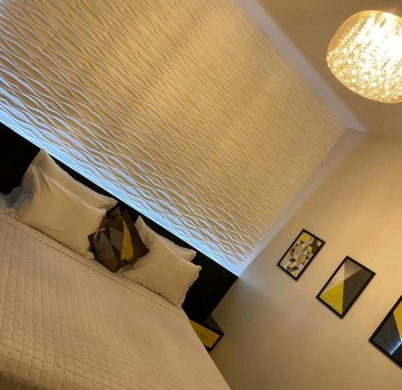 جناح ديلوكس, Rossi