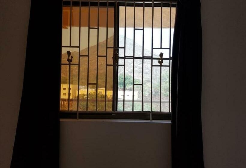 شقة غرفة واحدة, Siva Giri Homes