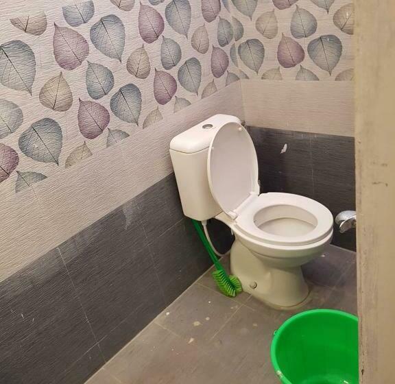 غرفة قياسية, Siva Giri Homes