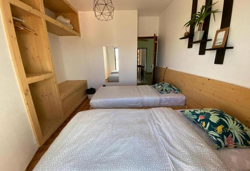 اتاق استاندارد با سرویس بهداشتی مشترک, Algarve Surf Camp & Hostel Sagres