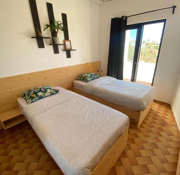 اتاق استاندارد با سرویس بهداشتی مشترک, Algarve Surf Camp & Hostel Sagres