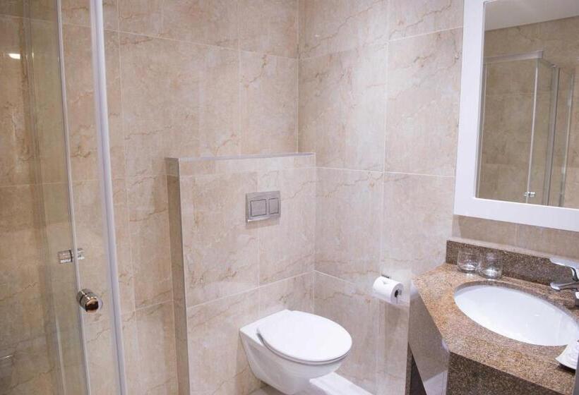 Номер Deluxe, Britannia