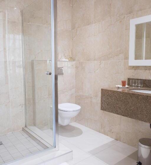 Номер Deluxe, Britannia