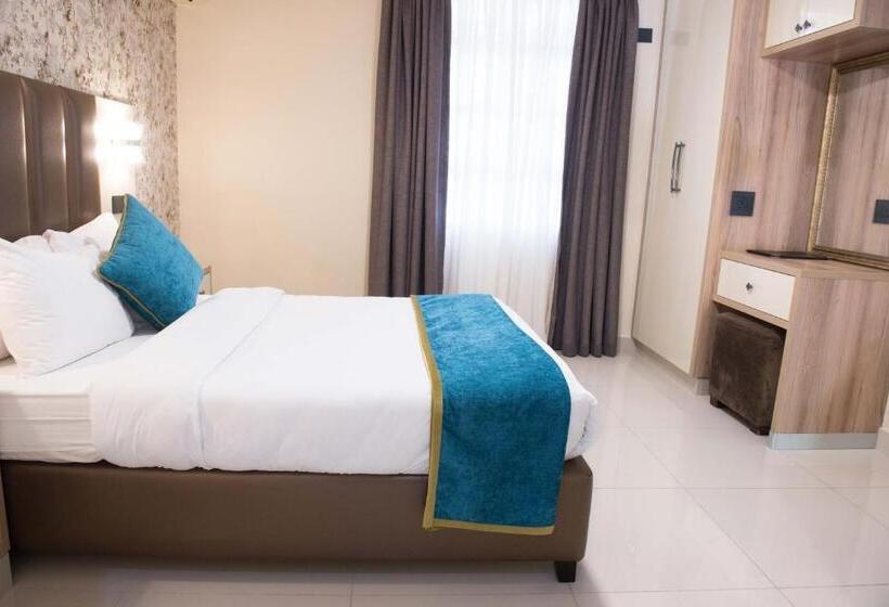 Номер Стандарт, Britannia