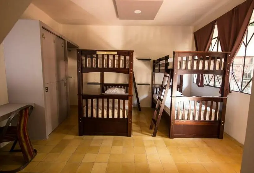 スタンダード４人部屋, Casa De Juan Hostal