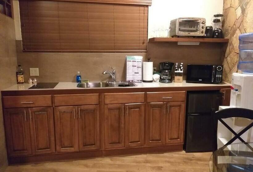 디럭스 주니어 스위트, Short Stay Tecate Hotel Boutique