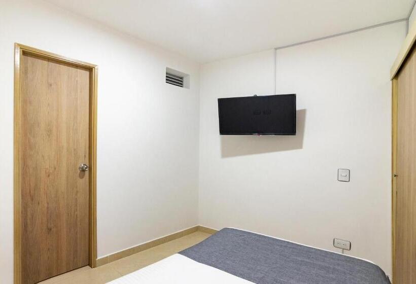 غرفة قياسية ثلاثية, Ayenda 1240 Megua