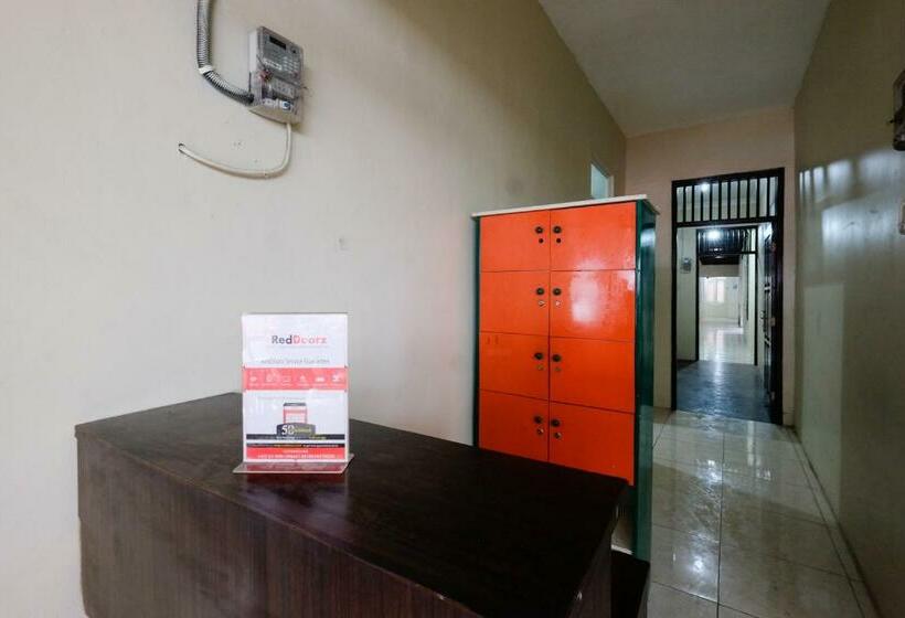 Номер Стандарт, Reddoorz Near Universitas Diponegoro Semarang