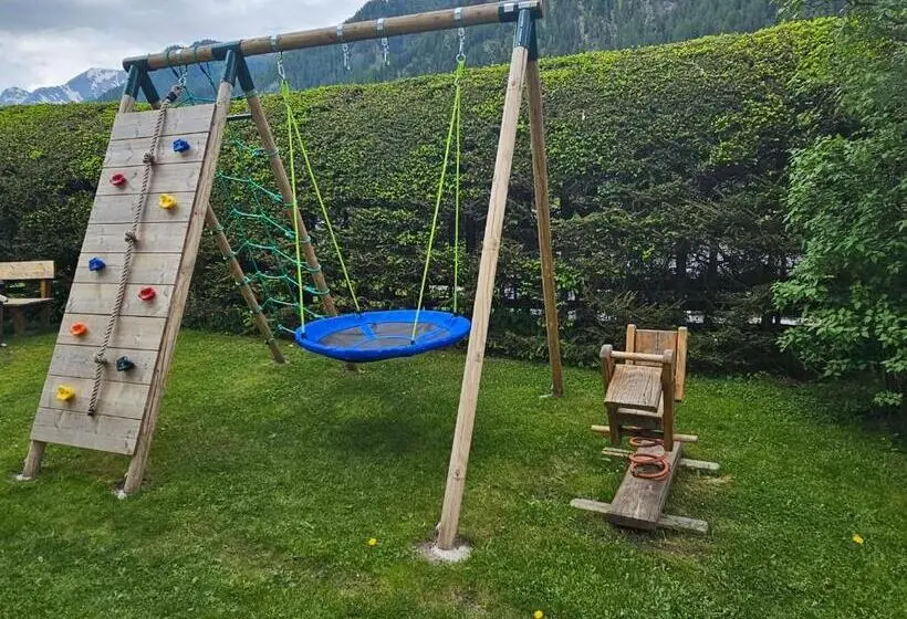 バルコニー付きスタンダードルーム, Haus Pfeifenberger