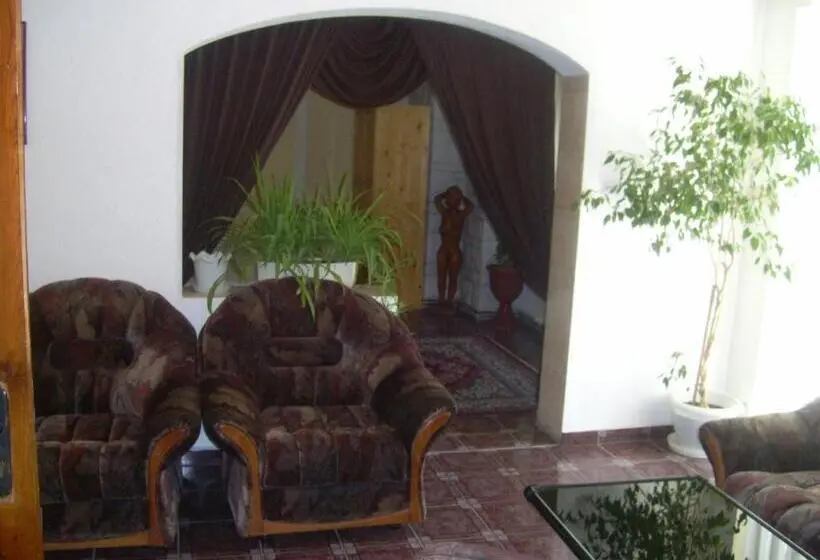 Sviitti, Family Hotel George