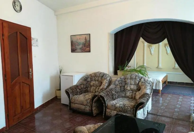 Sviitti, Family Hotel George