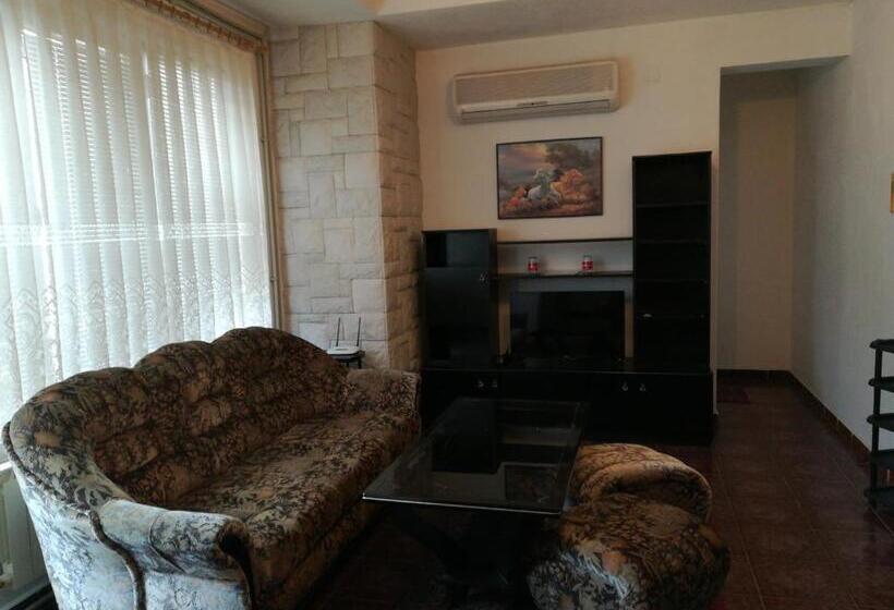 Люкс, Family Hotel George
