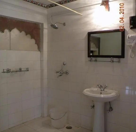 デラックスルーム, Bhanwar Vilas Palace