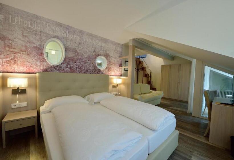 Люкс, Teutschhaus